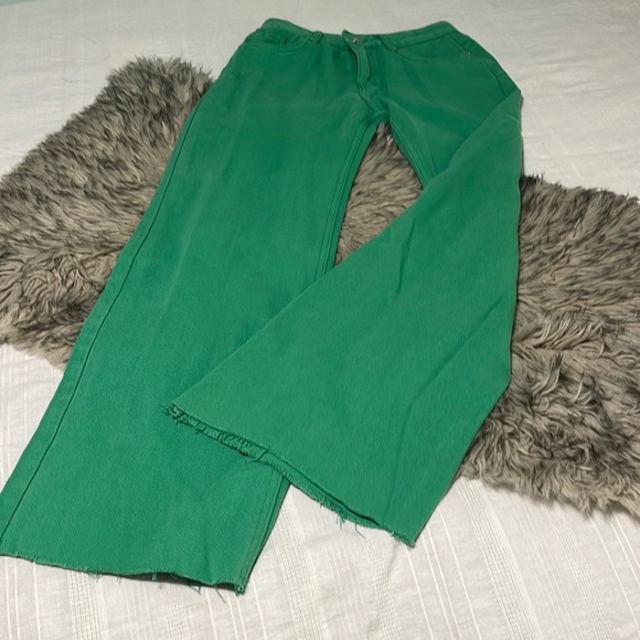 Gorgeous spring green straight leg high rise jeans - Picture 4 of 4